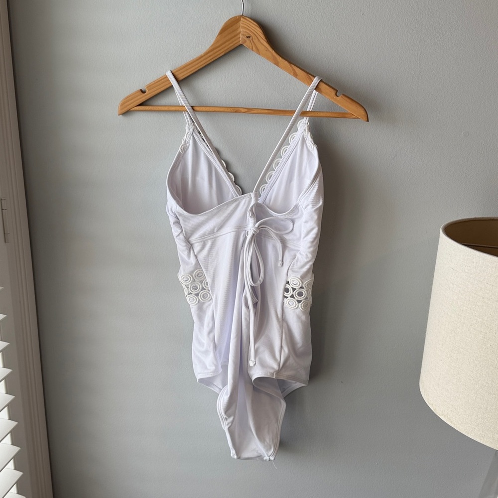 Cupshe White Rib Cutout Lace-Up One Piece Swimsuit NWT - Picture 9 of 12